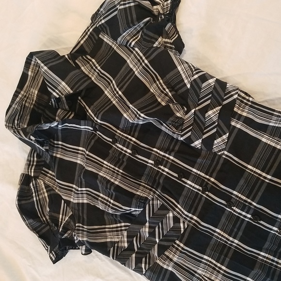Size XS fitted plaid  poplin shirt by Bebe - Picture 2 of 4